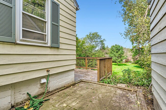 Building Photo - Lovely 4BR Home on a Quiet, Tree-Lined Street