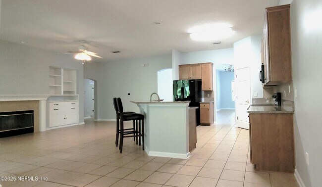 Building Photo - 12196 Nettlecreek Dr