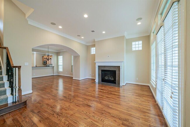 Building Photo - 9103 Harbor Hills Dr