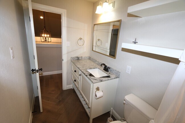 Building Photo - 150 Harbour Town Cir