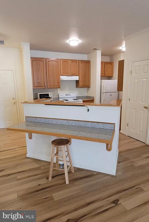 Building Photo - 2607 Chapel Lake Dr