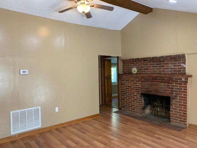 Building Photo - One Level Home in Concord