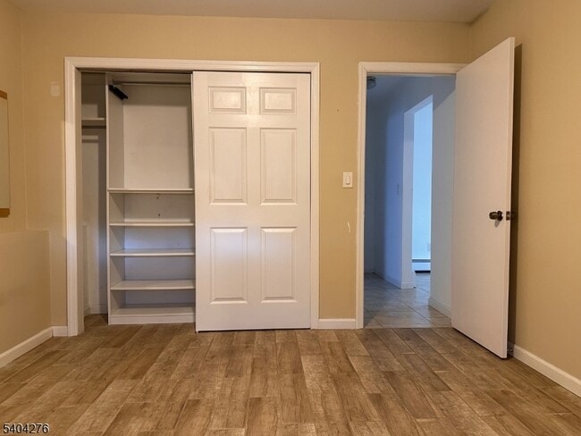 Building Photo - 14 Orchard St