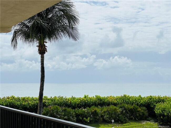 Building Photo - 10044 S Ocean Dr
