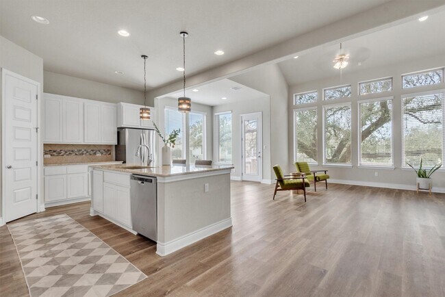 Building Photo - 421 Chinkapin Trail