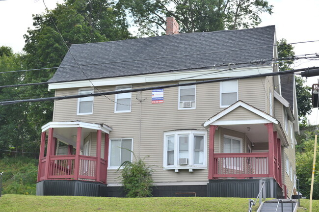 Primary Photo - 1418 E Genesee St