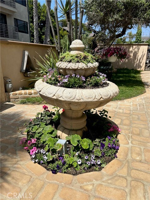 Building Photo - 3003 Ocean Front Walk