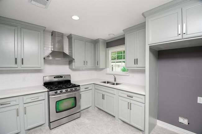 Building Photo - 4222 Cicada Ln