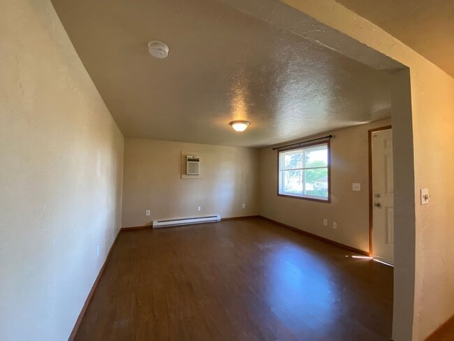 Building Photo - 10622 E 14th Ave