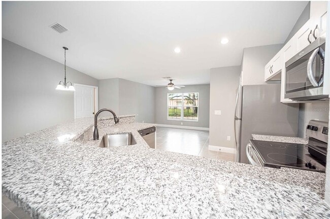 Building Photo - 8469 SE 161st Pl