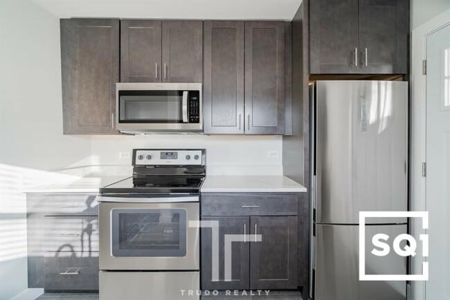 Building Photo - 2 bedroom in Chicago IL 60626