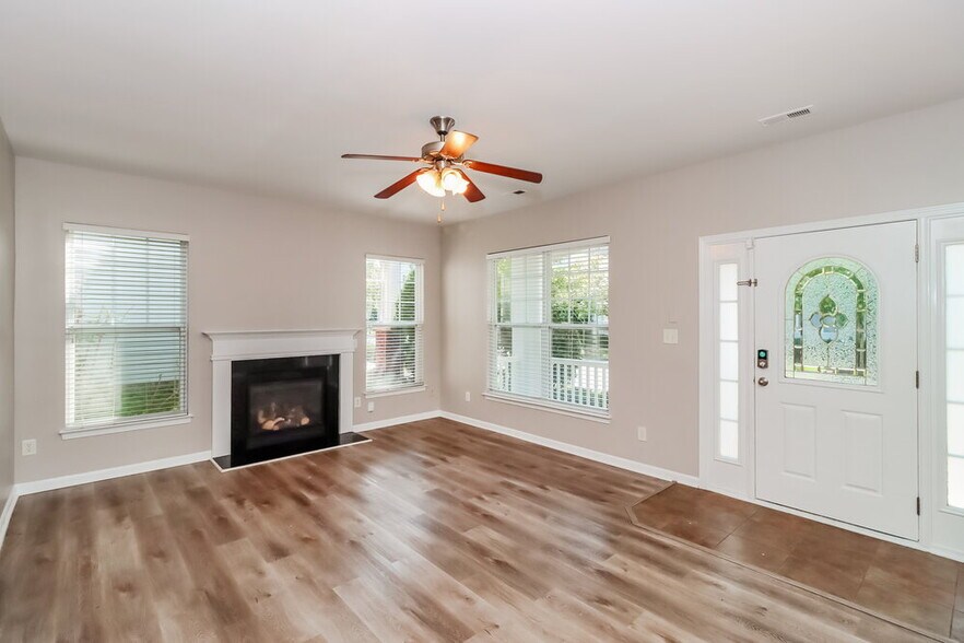 Building Photo - 13764 Aldenbrook Dr