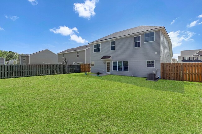 Building Photo - Rice Creek