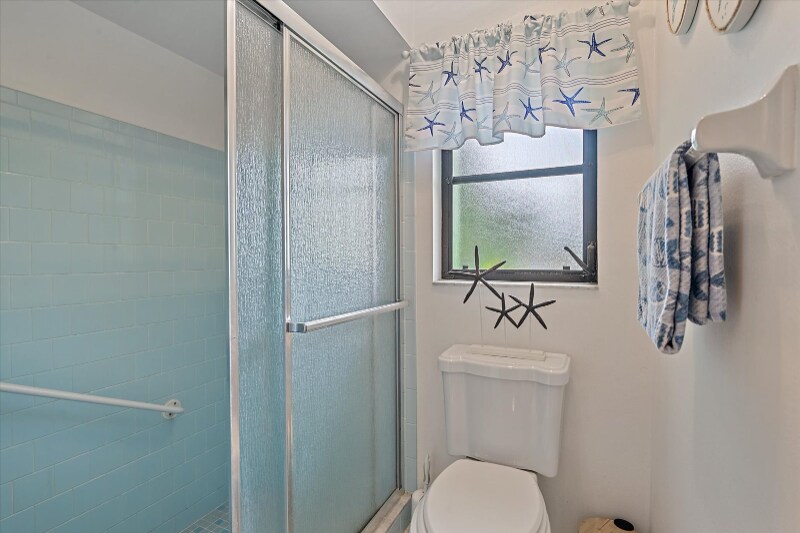 Building Photo - 3636 Roslyn Rd