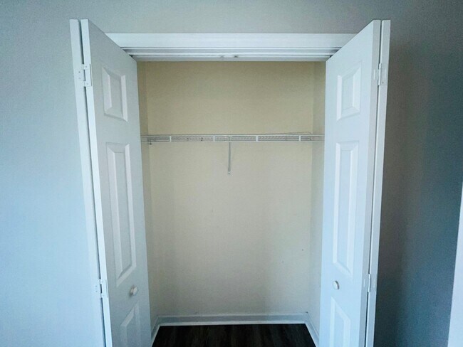 Building Photo - Northgate district! 4 bed/2.5 full bath, newly renovated, large lot, approx 2500 sqft, 2 car gara...