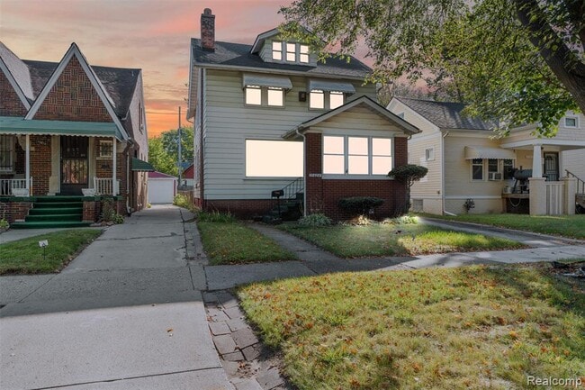 Primary Photo - 15404 Normandy St