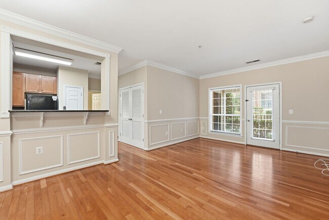 Building Photo - 4850 Eisenhower Ave