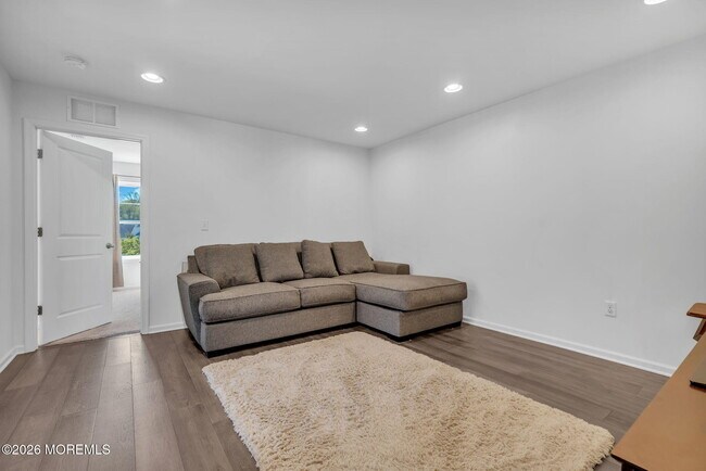 Building Photo - 2 Malcolm Way