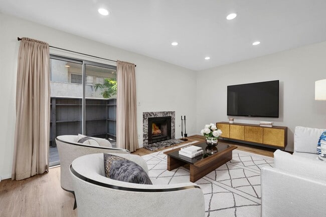 Primary Photo - 20155 Keswick St