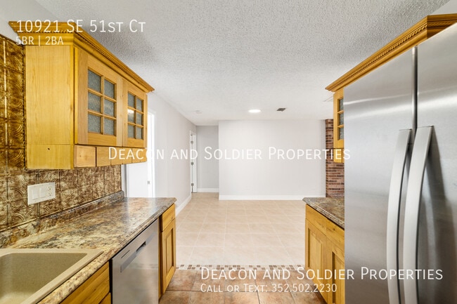 Building Photo - 10921 SE 51st Ct