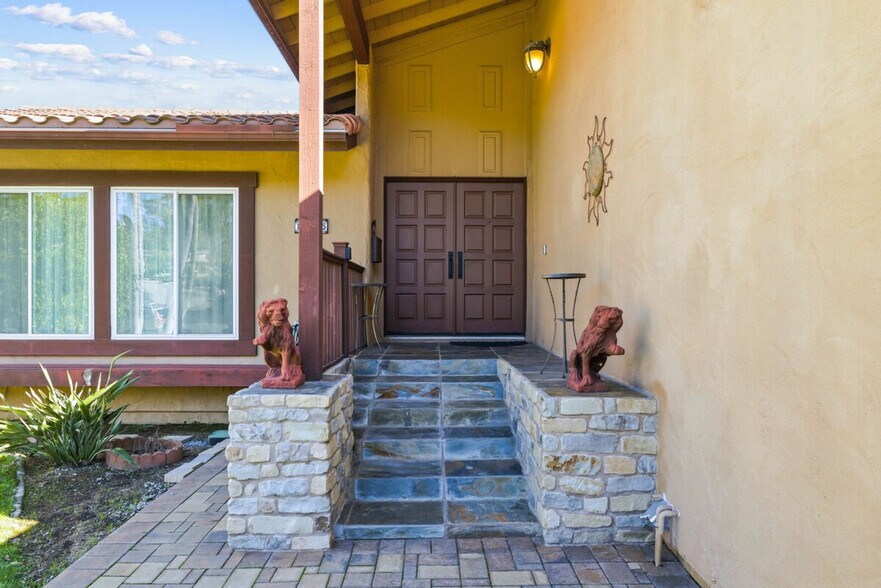 Building Photo - 14261 Mango Dr