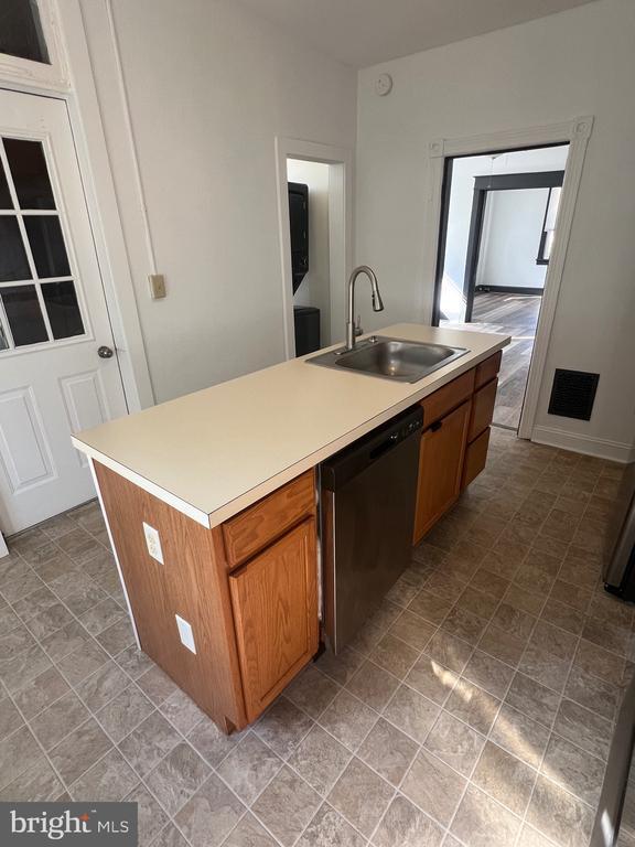 Building Photo - 438 Mitchell Ave