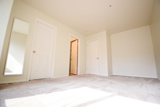 Building Photo - Astounding Condo  End Unit, Garage include...