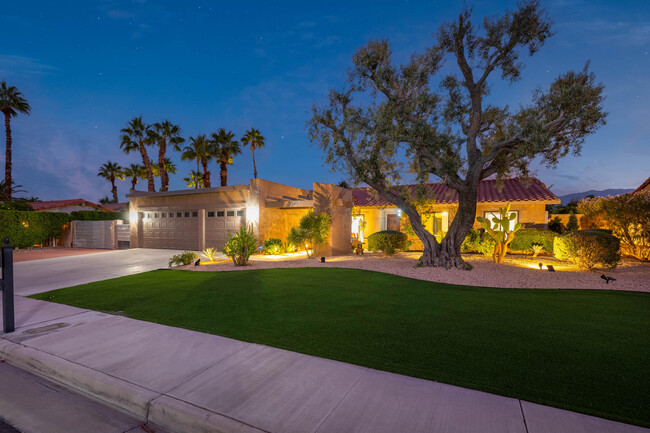 Building Photo - 1289 E Caleta Way