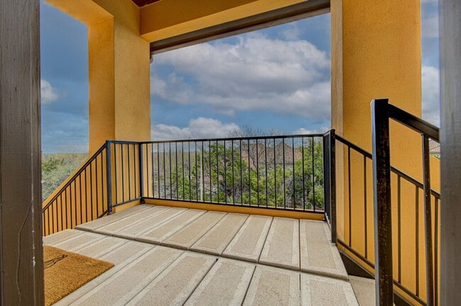 Building Photo - 11825 Terraza Cir