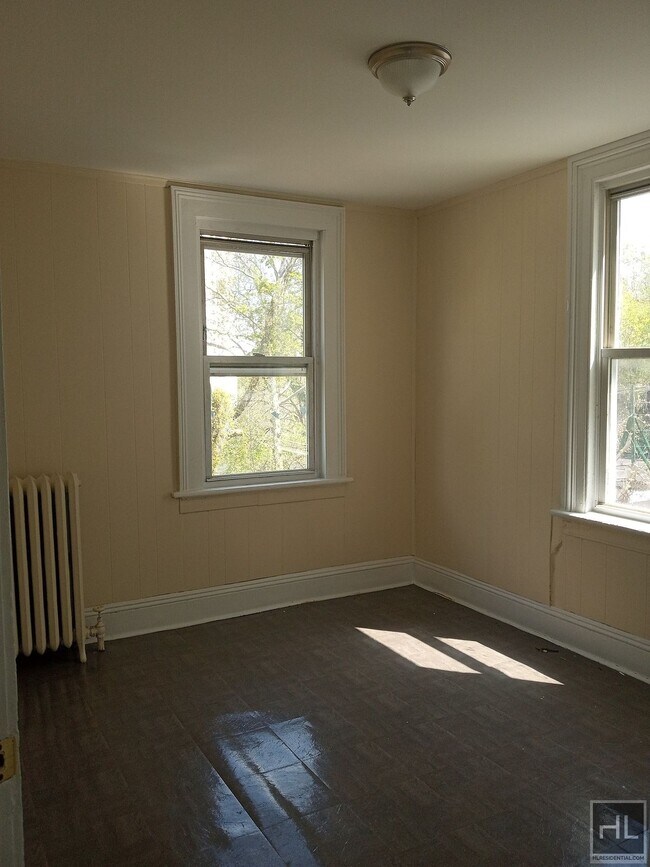 Building Photo - Chestnut St Yonkers