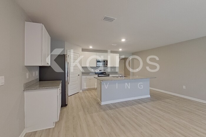 Building Photo - 4624 Malay Cir