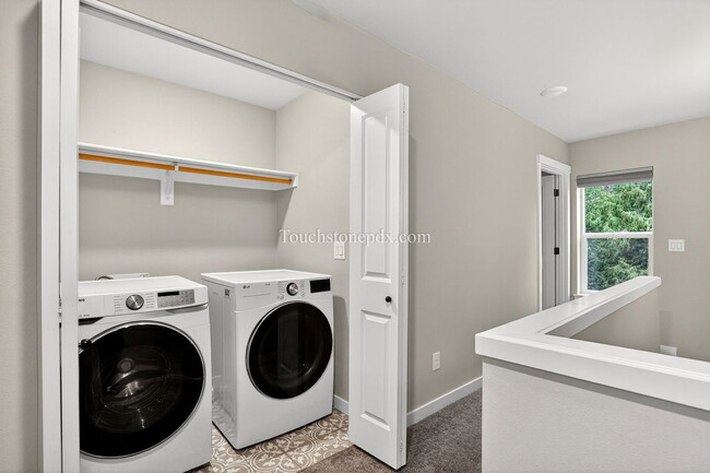 Building Photo - 3859 SE 92nd Ave