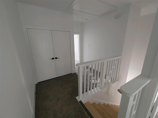 Building Photo - 6310 Norland St