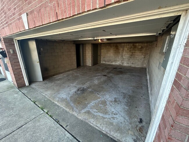 Building Photo - Arnold St. 1313-1315