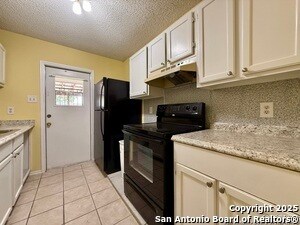 Building Photo - 2002 Cassandra St