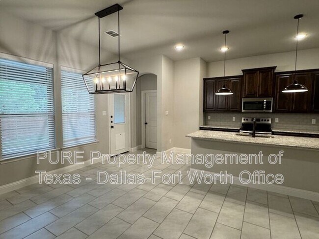 Building Photo - 1612 Town Creek Cir