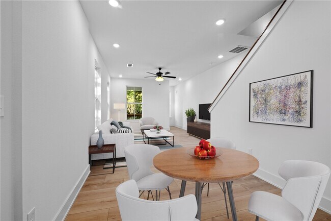 Building Photo - 588 N Willow Ave