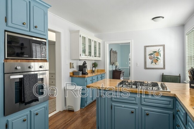 Building Photo - 1329 33rd St S