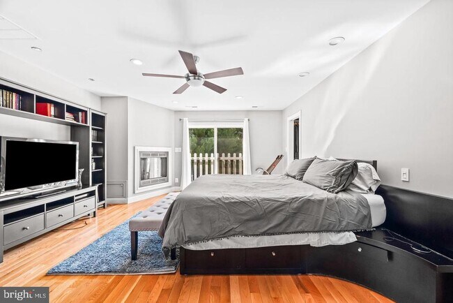 Building Photo - 6 Hounds Hollow Ct