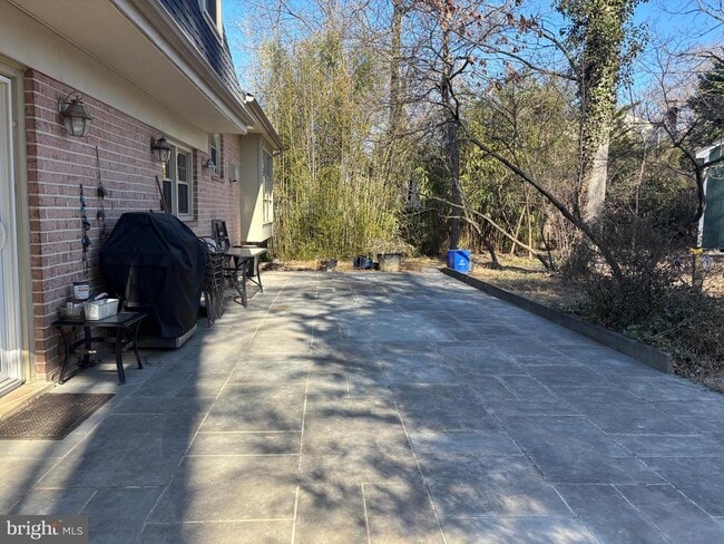 Building Photo - 1249 Derbyshire Rd