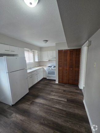 Building Photo - 363 Pershing Ave NE