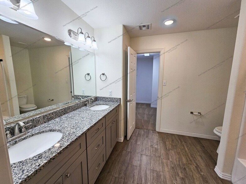 Building Photo - 6614 Leightyn Ln