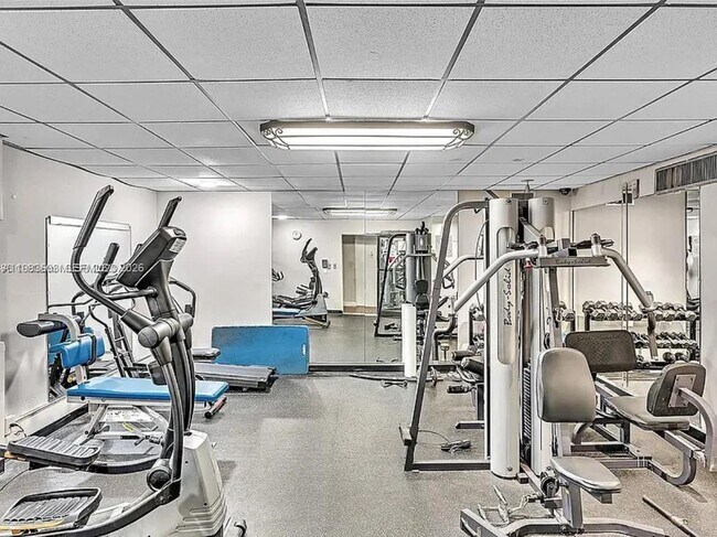 Building Photo - 2450 NE 135th St