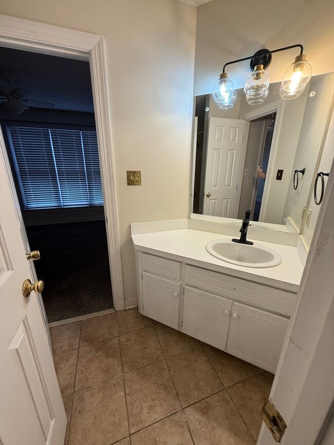 Building Photo - 3706 Trace Dr