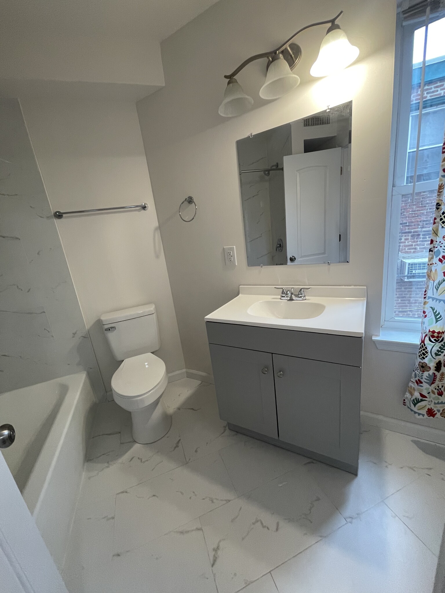 Building Photo - 3833 Baring St