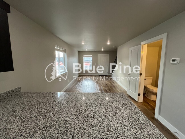 Building Photo - 1622 Hannah Ln