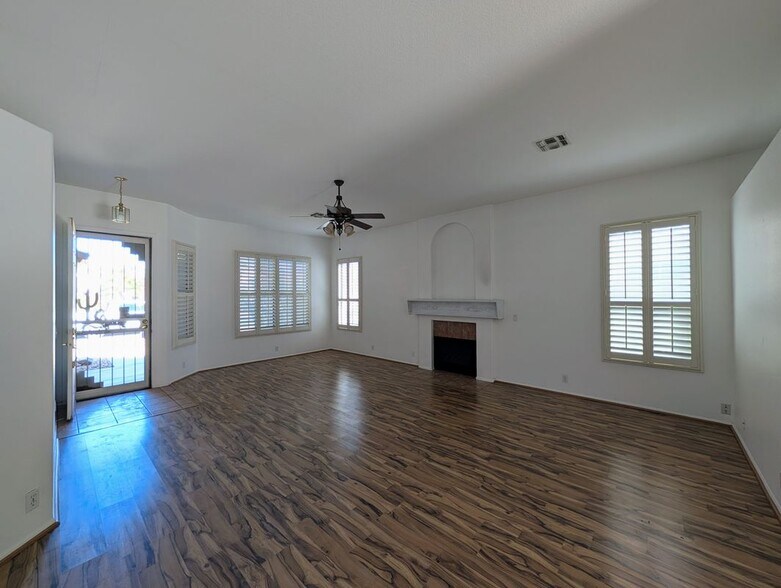 Building Photo - 5959 W Kimberly Way
