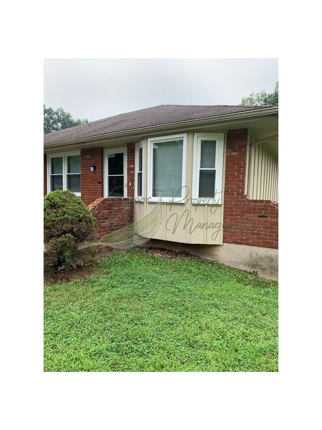 Building Photo - 3 BEDROOM IN BLUE SPRINGS!!!