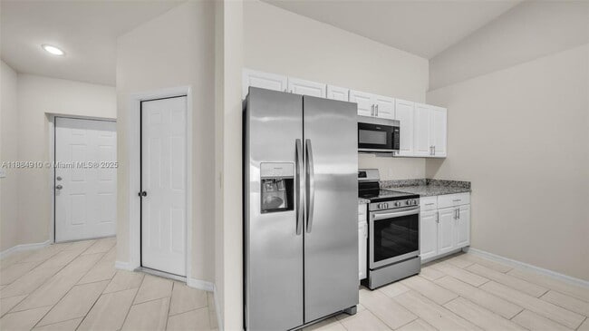 Building Photo - 1417 Academy Blvd