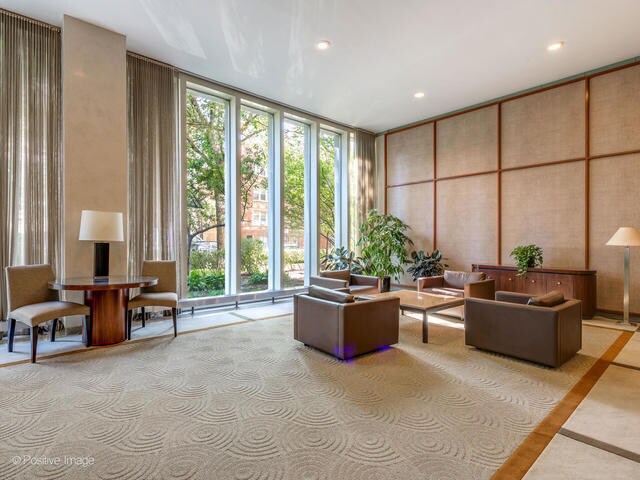 Building Photo - 3550 N Lake Shore Dr